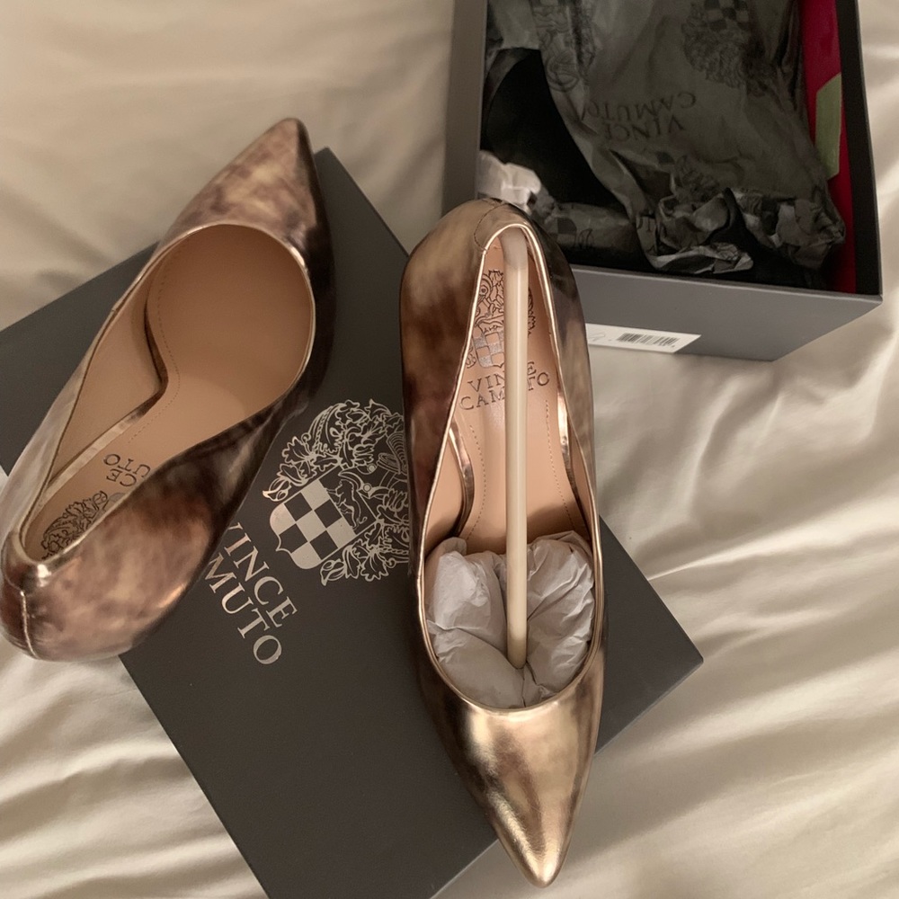 Vince Camuto Vintage Metallic Size 7